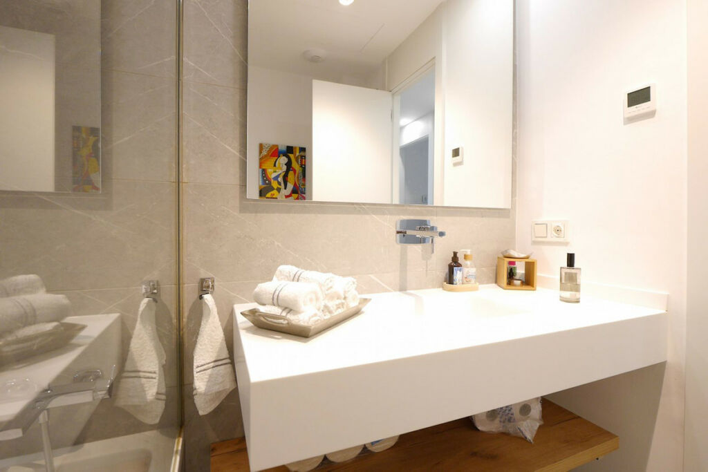 Middle Floor Apartment Cabopino Málaga - image 34