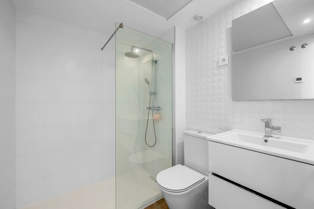 Middle Floor Apartment Punta Prima Alicante - image 35