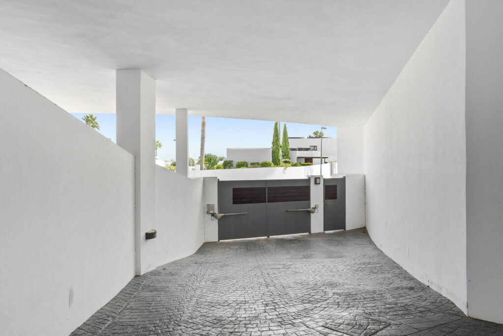 Detached Villa Benahavís Málaga - image 35
