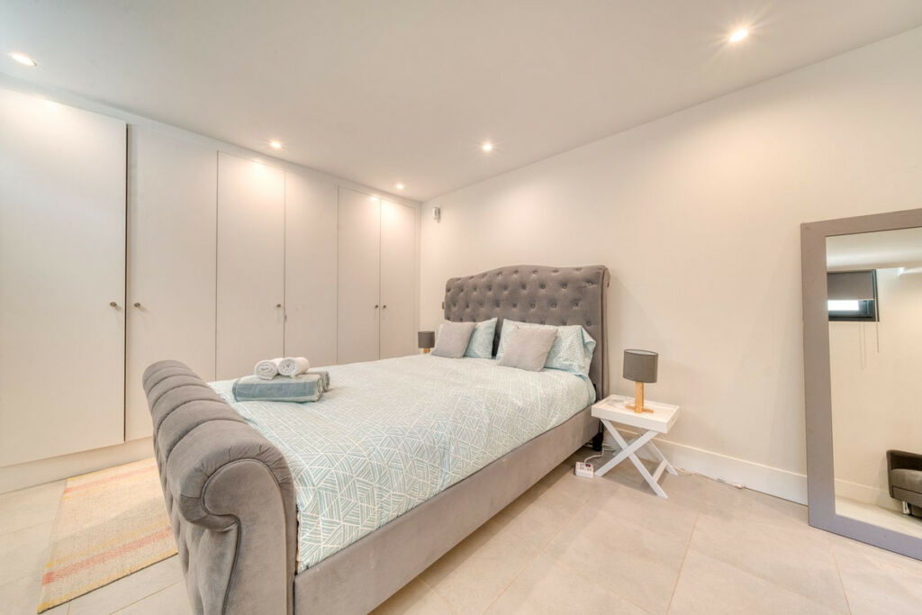 Detached Villa Estepona Málaga - image 35