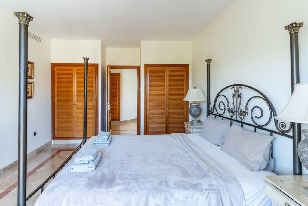 Detached Villa Benahavís Málaga - image 35