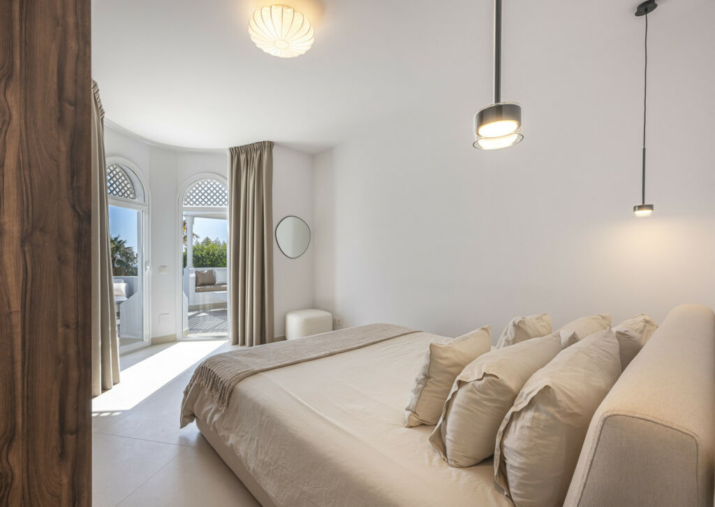 Middle Floor Apartment The Golden Mile Málaga - image 35