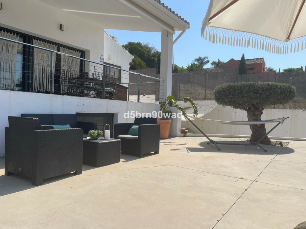 Detached Villa Estepona Málaga - image 31