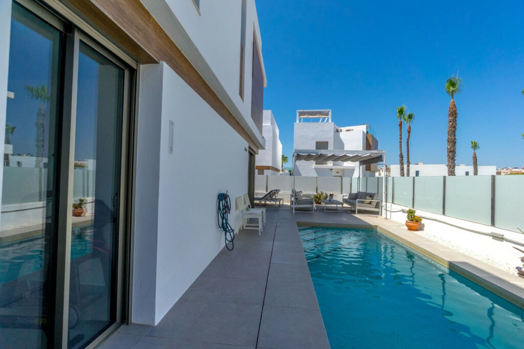 Detached Villa Villamartin Alicante - image 36