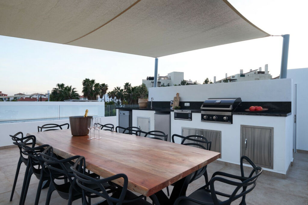 Detached Villa Estepona Málaga - image 36