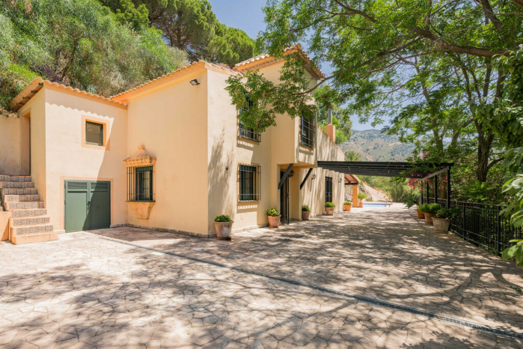 Detached Villa Ojén Málaga - image 33