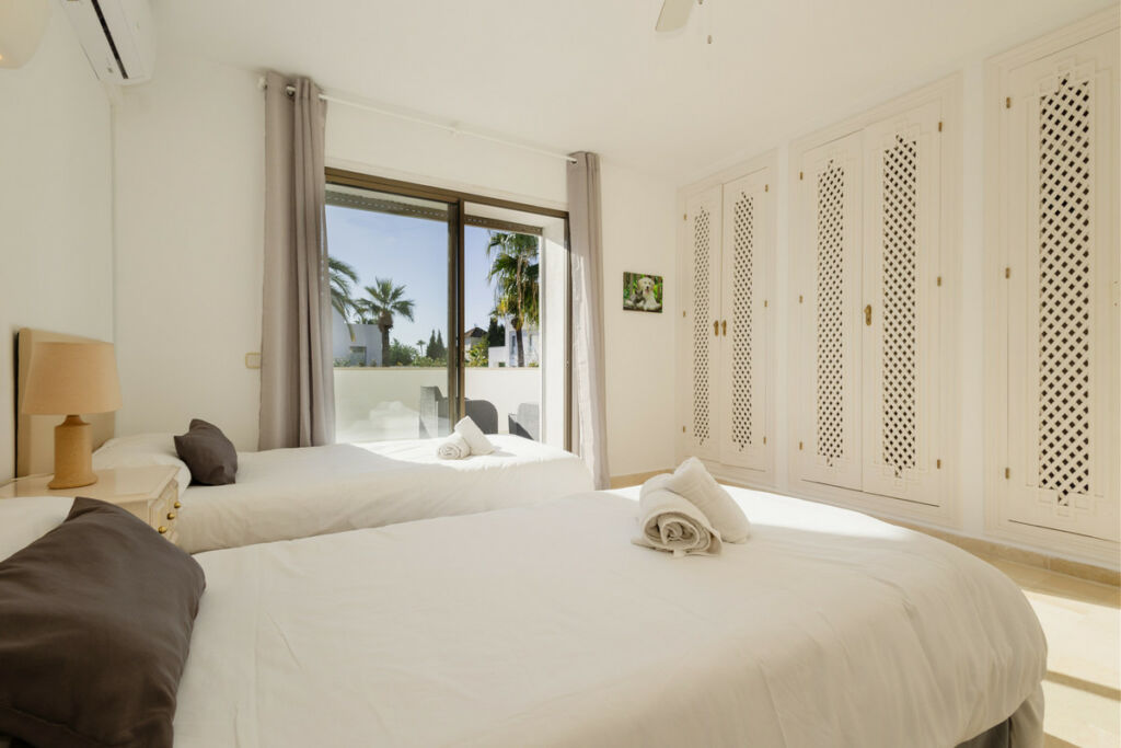 Detached Villa Las Chapas Málaga - image 36