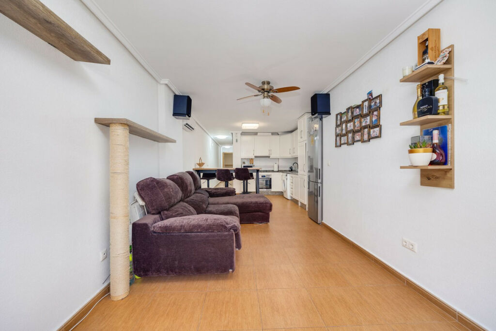 Middle Floor Apartment Torrevieja Alicante - image 36