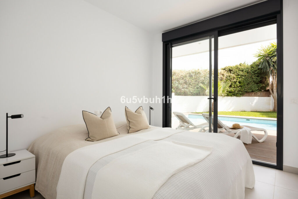 Detached Villa Torreblanca Málaga - image 36