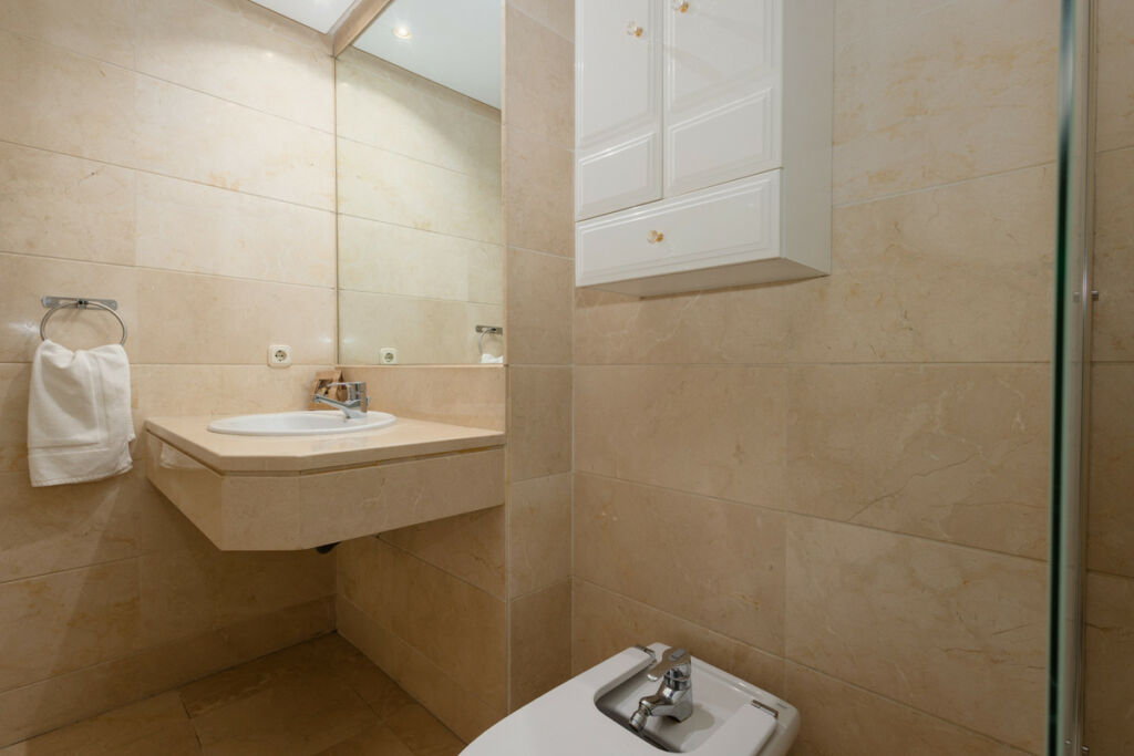 Middle Floor Apartment Puerto Banús Málaga - image 36