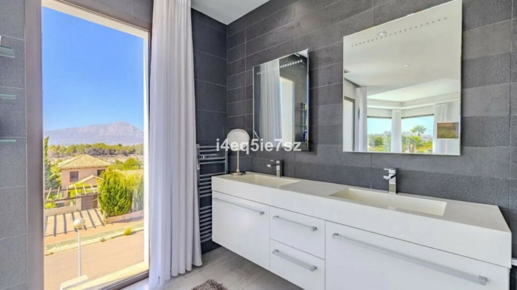 Detached Villa Javea Alicante - image 36