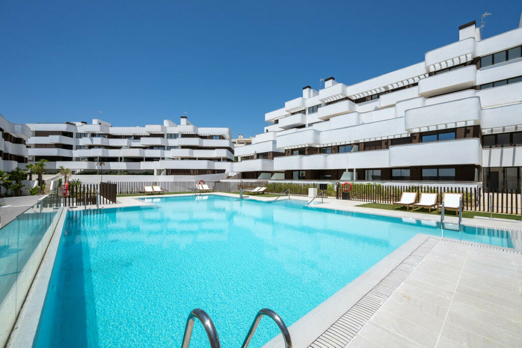 Middle Floor Apartment Estepona Málaga - image 36
