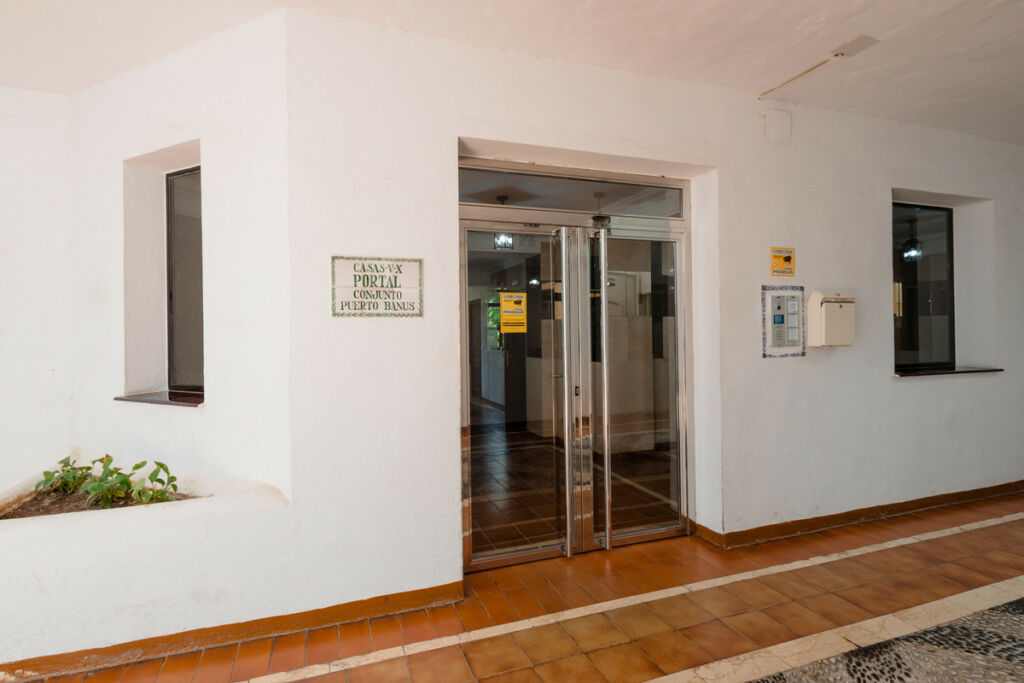Middle Floor Apartment Puerto Banús Málaga - image 36