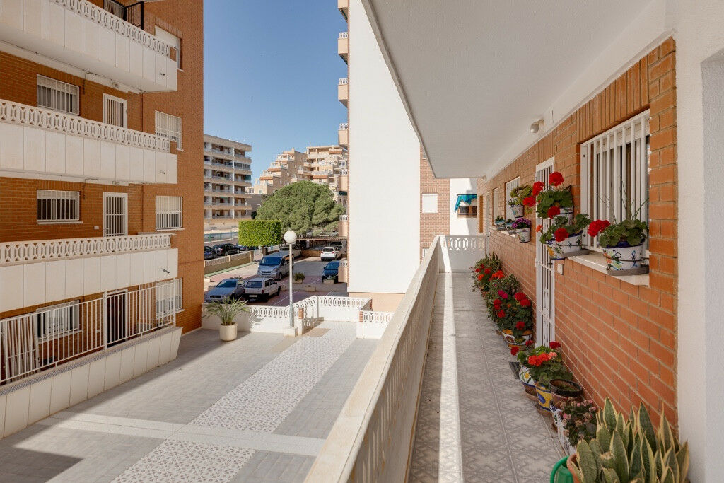 Middle Floor Apartment Punta Prima Alicante - image 36