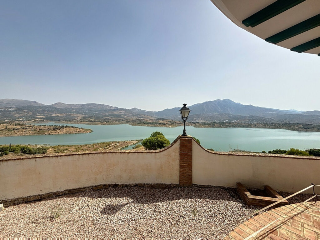 Detached Villa La Viñuela Málaga - image 36