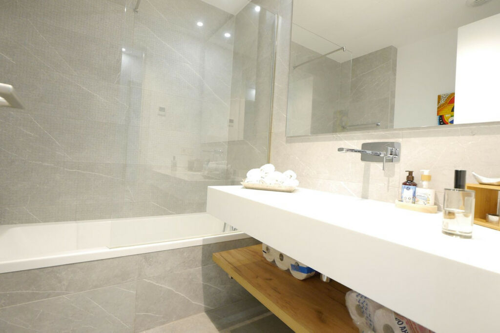 Middle Floor Apartment Cabopino Málaga - image 35