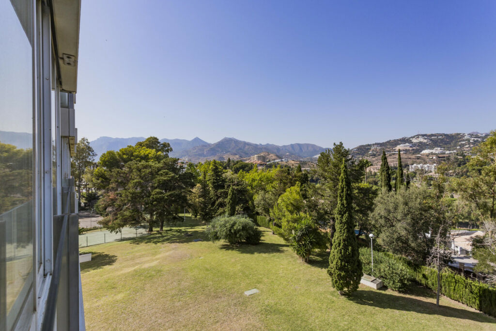 Middle Floor Apartment Río Real Málaga - image 36