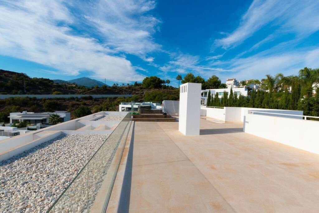 Detached Villa Nueva Andalucía Málaga - image 36