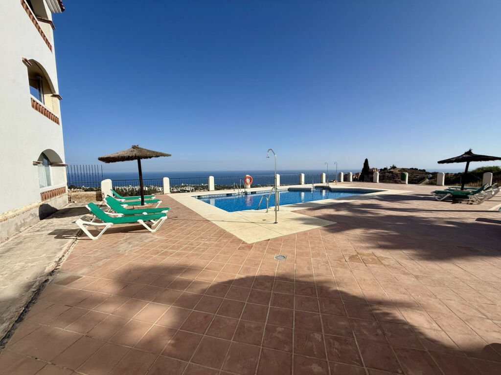 Penthouse Calahonda Málaga - image 37