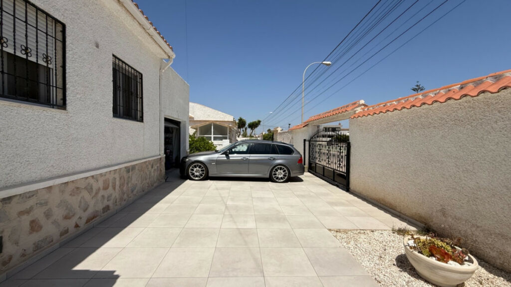Detached Villa Torrevieja Alicante - image 37