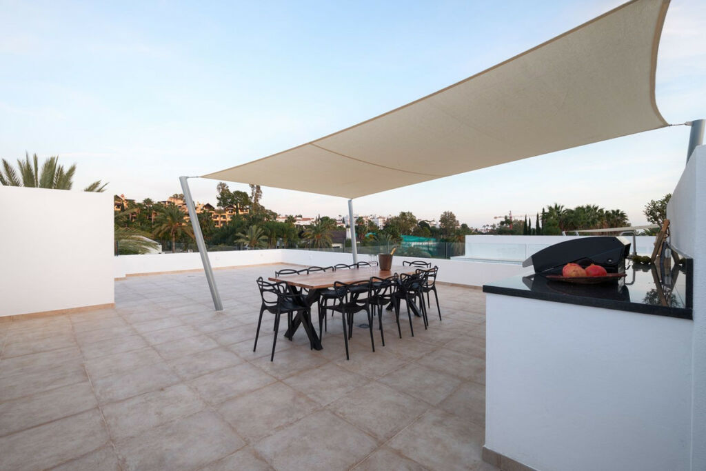 Detached Villa Estepona Málaga - image 37