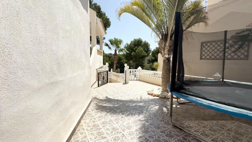 Detached Villa Las Ramblas Golf Alicante - image 37