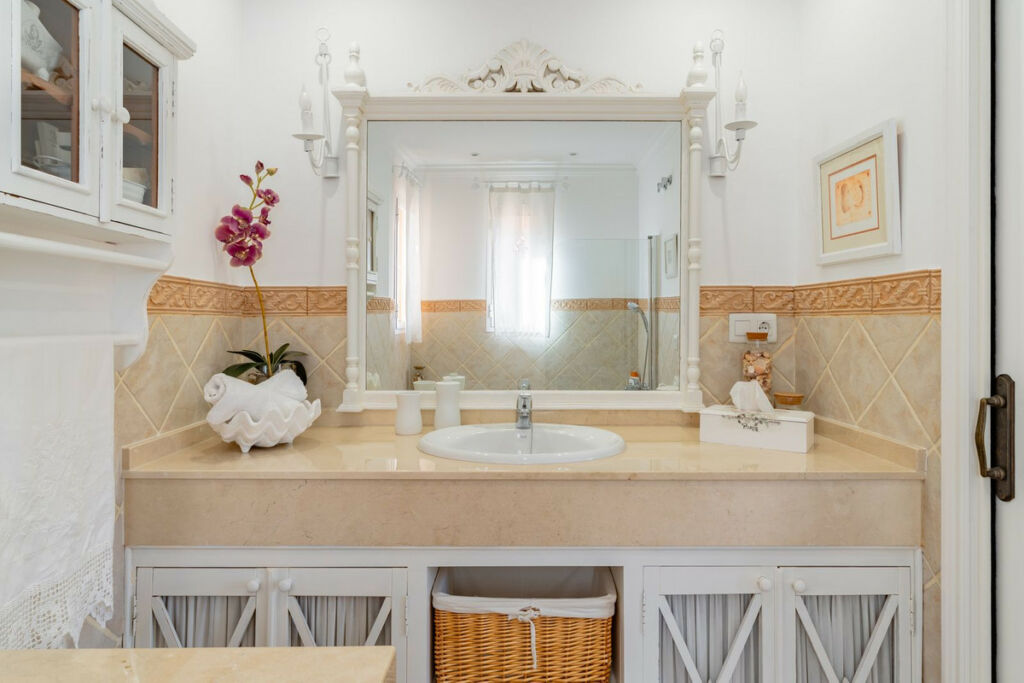 Detached Villa Sierrezuela Málaga - image 37