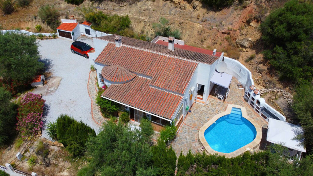 Detached Villa Comares Málaga - image 37