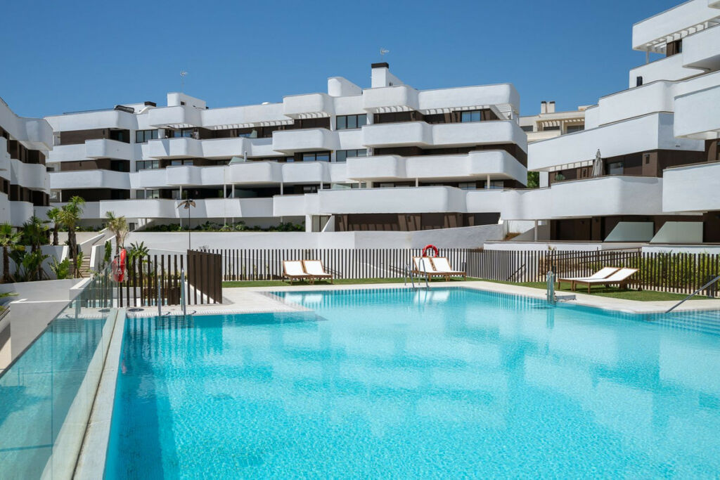 Middle Floor Apartment Estepona Málaga - image 37