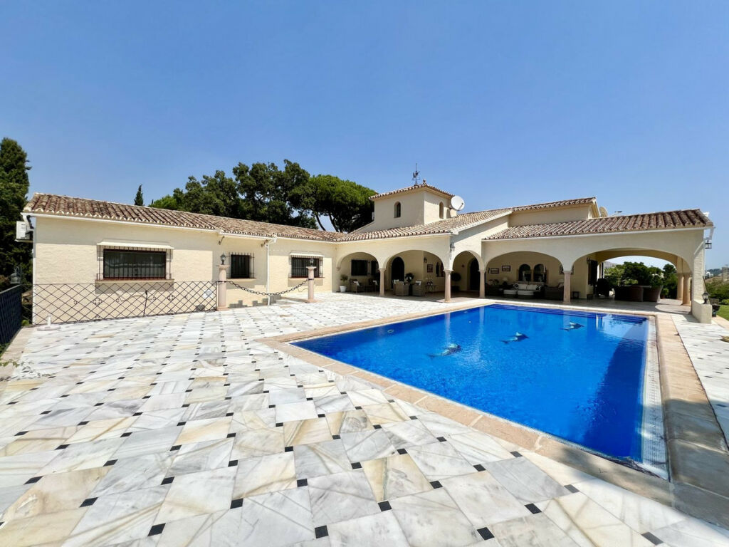 Detached Villa Elviria Málaga - image 34