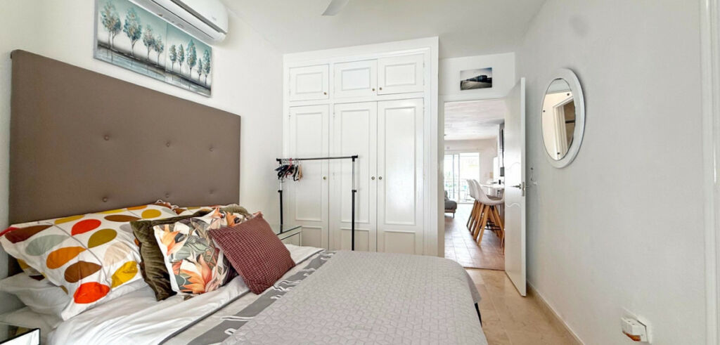 Detached Villa Villamartin Alicante - image 37