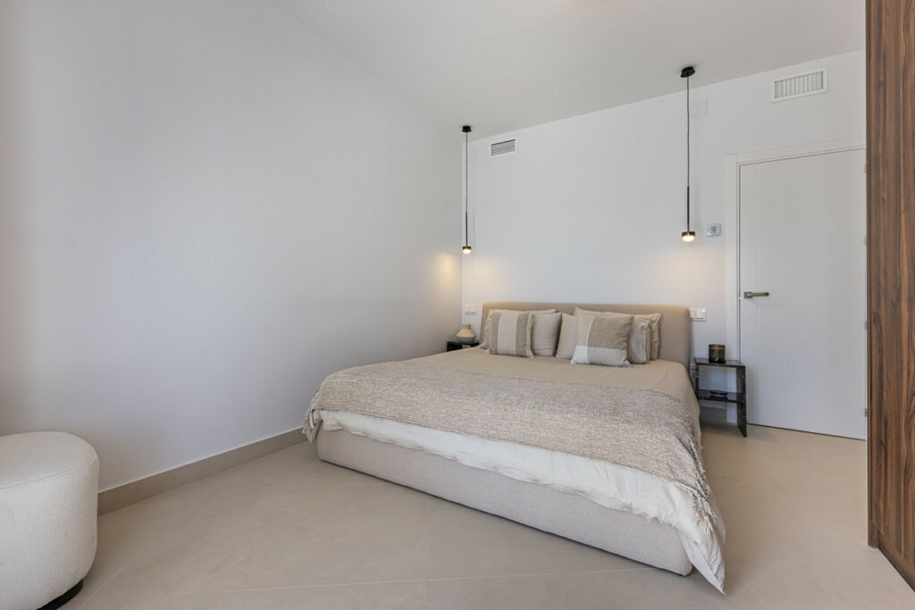 Middle Floor Apartment The Golden Mile Málaga - image 36