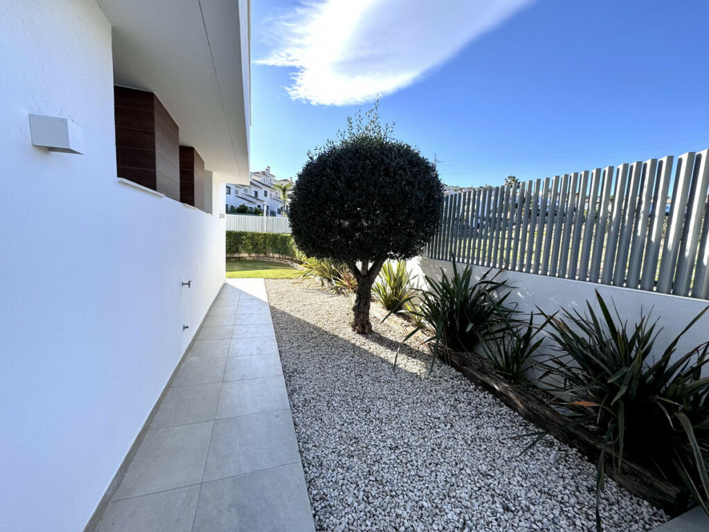 Detached Villa Estepona Málaga - image 37