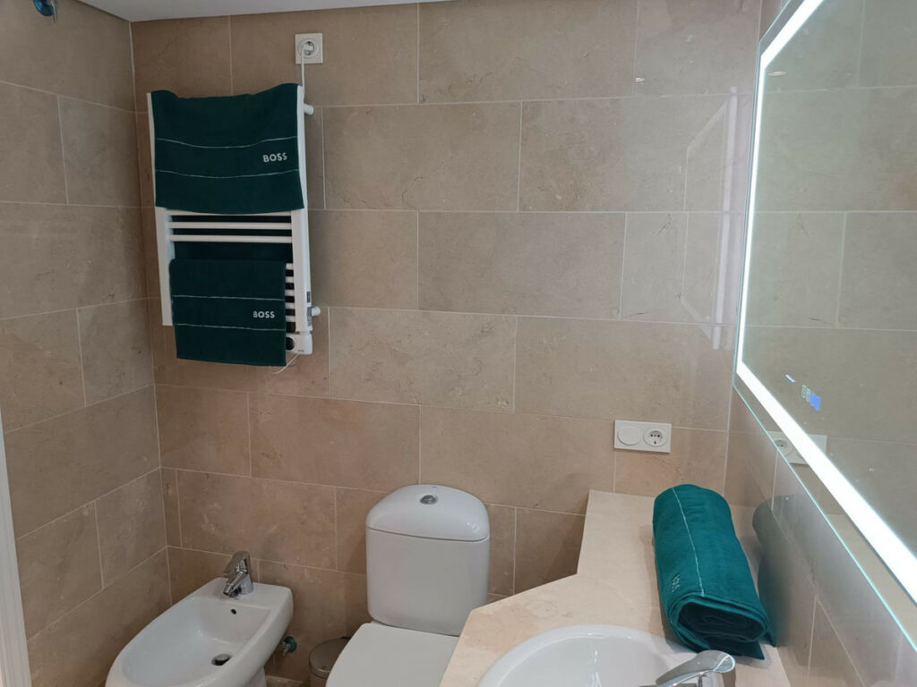 Middle Floor Apartment La Duquesa Málaga - image 30