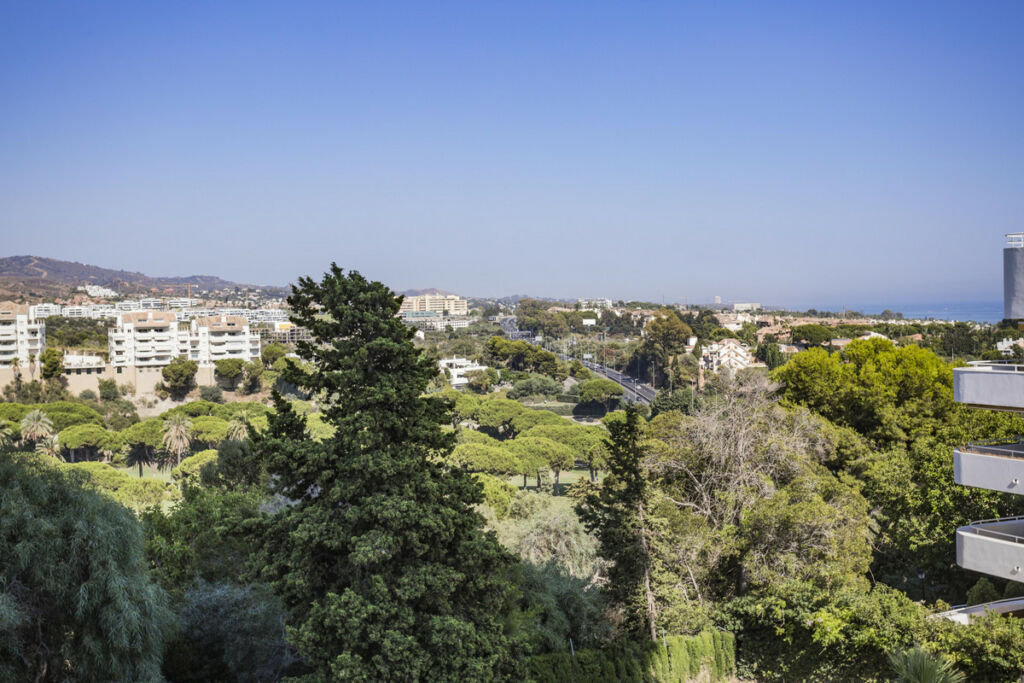 Middle Floor Apartment Río Real Málaga - image 37
