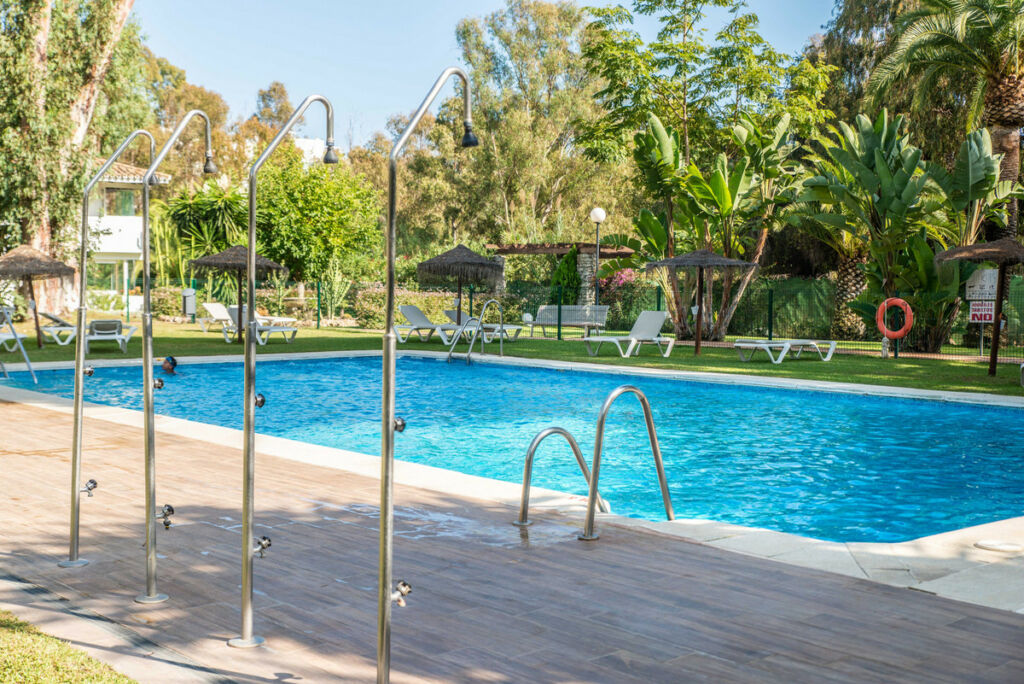 Middle Floor Apartment Puerto Banús Málaga - image 36