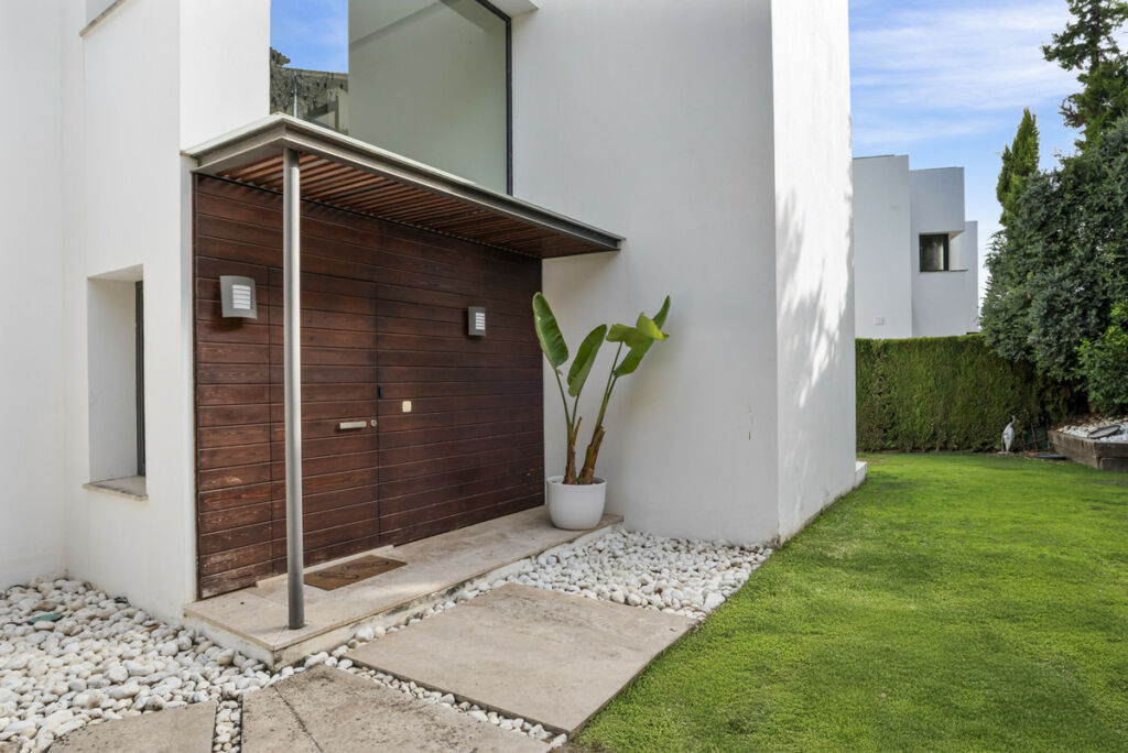 Detached Villa Benahavís Málaga - image 38