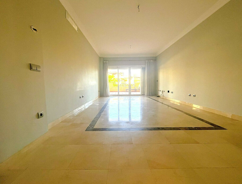 Middle Floor Apartment Estepona Málaga - image 38