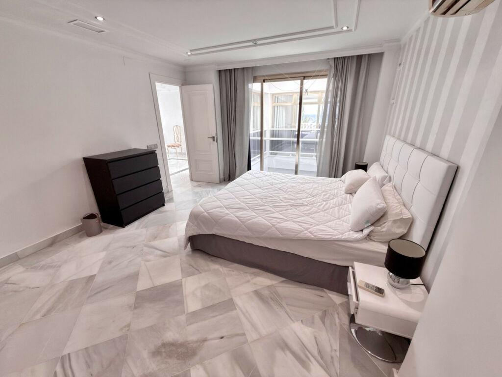 Duplex Puerto Banús Málaga - image 37