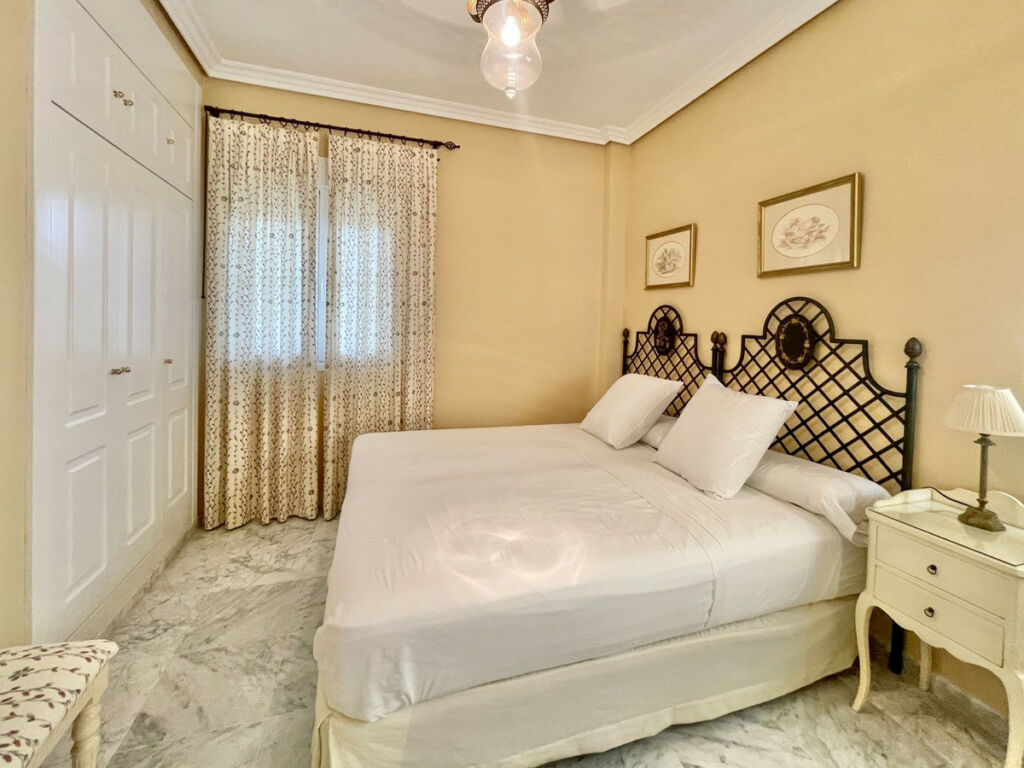 Ground Floor Apartment The Golden Mile Málaga - image 31