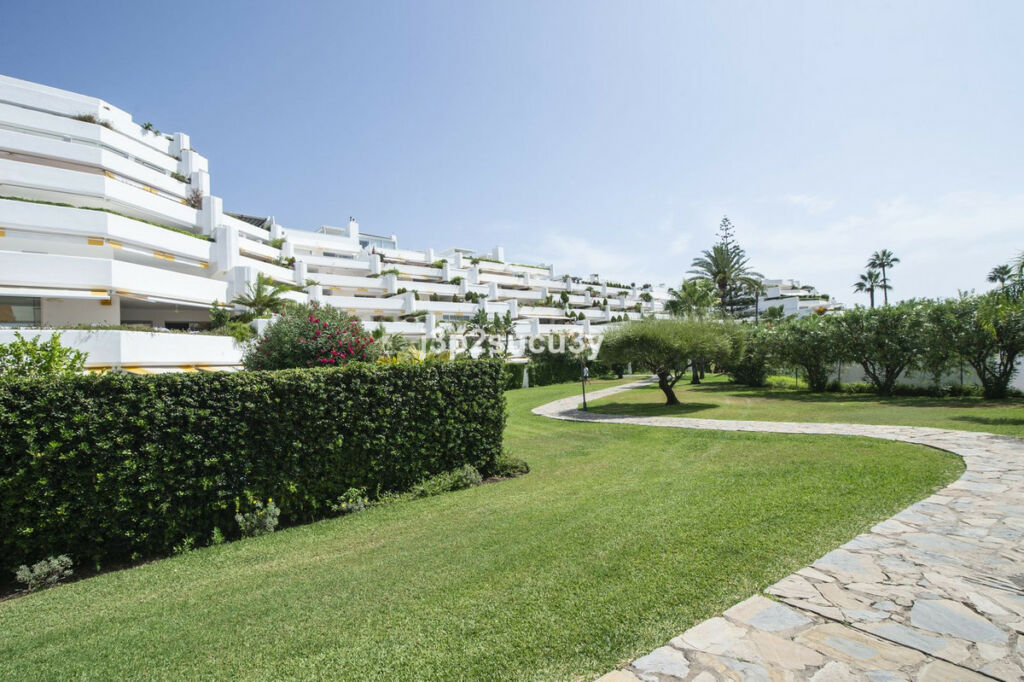 Middle Floor Apartment Guadalmina Baja Málaga - image 36