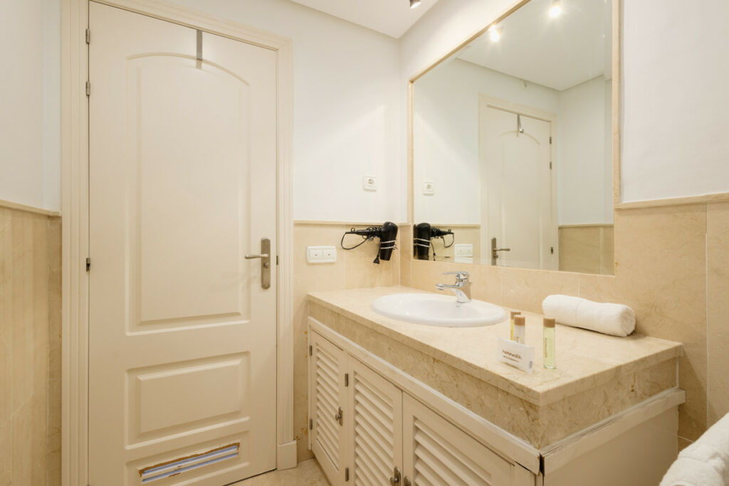Ground Floor Apartment La Mairena Málaga - image 38