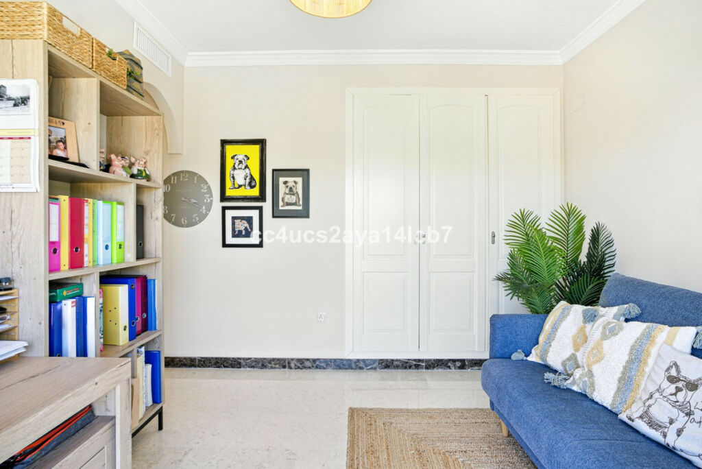 Detached Villa Estepona Málaga - image 38