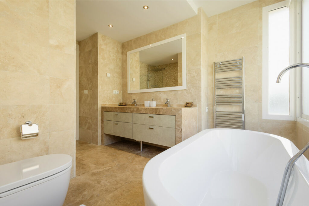 Middle Floor Apartment Elviria Málaga - image 38