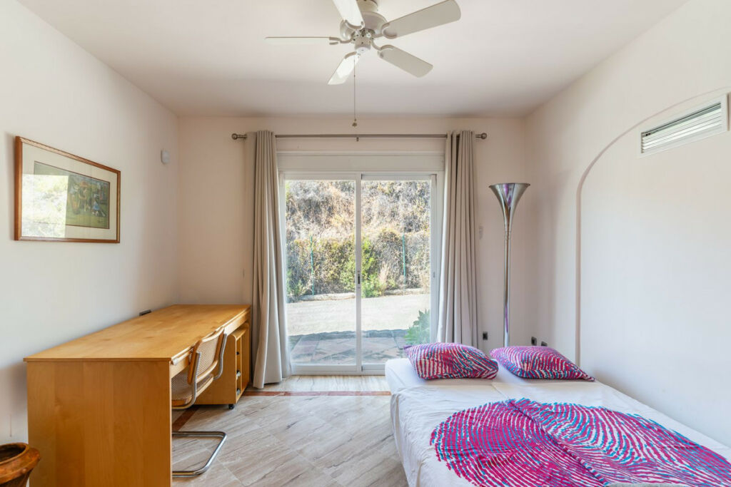 Detached Villa Benahavís Málaga - image 38