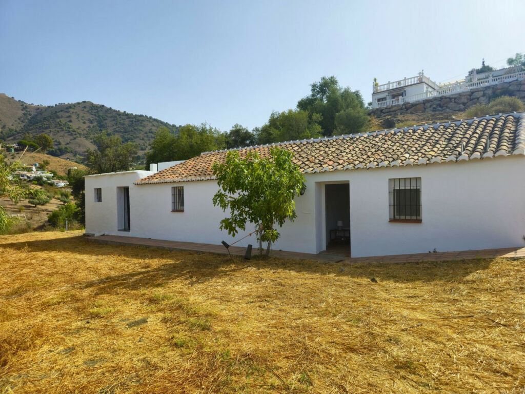 Detached Villa Cómpeta Málaga - image 36