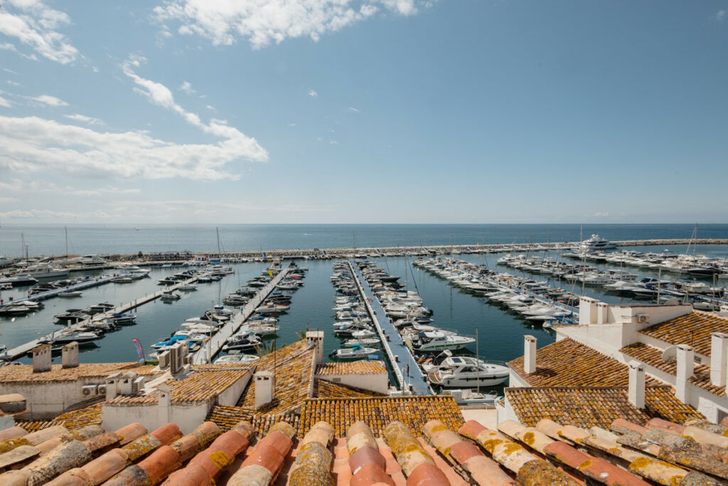 Middle Floor Apartment Puerto Banús Málaga - image 39