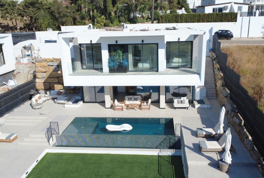 Detached Villa Estepona Málaga - image 39