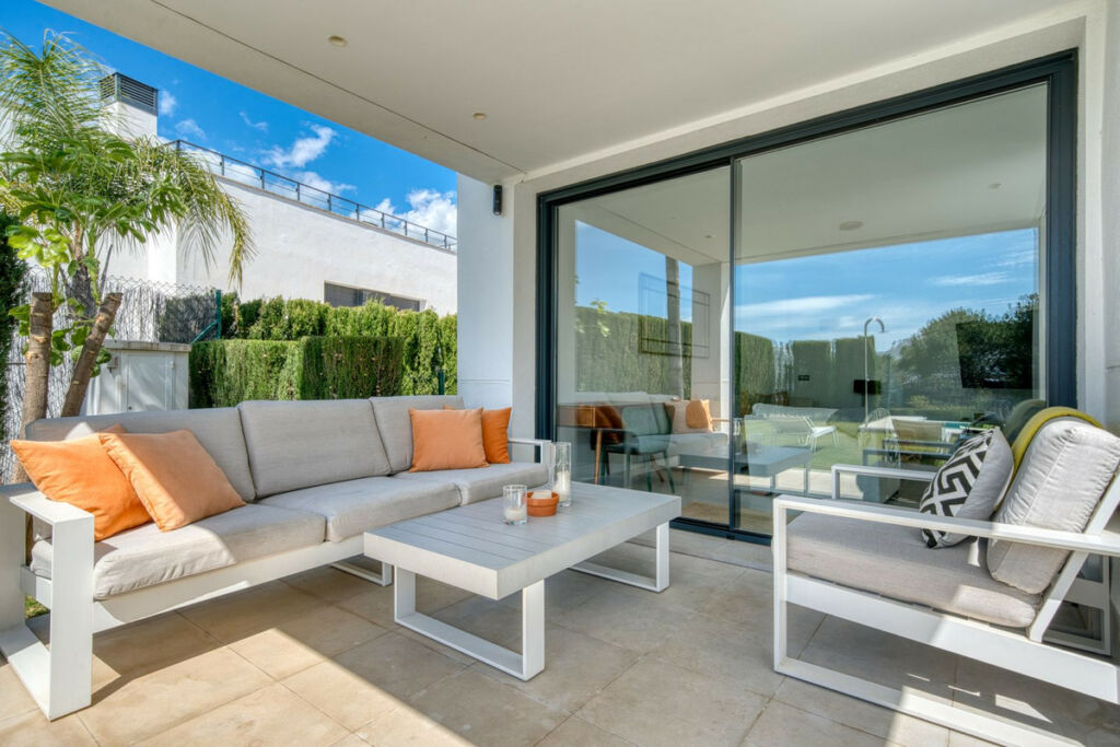 Detached Villa Estepona Málaga - image 39