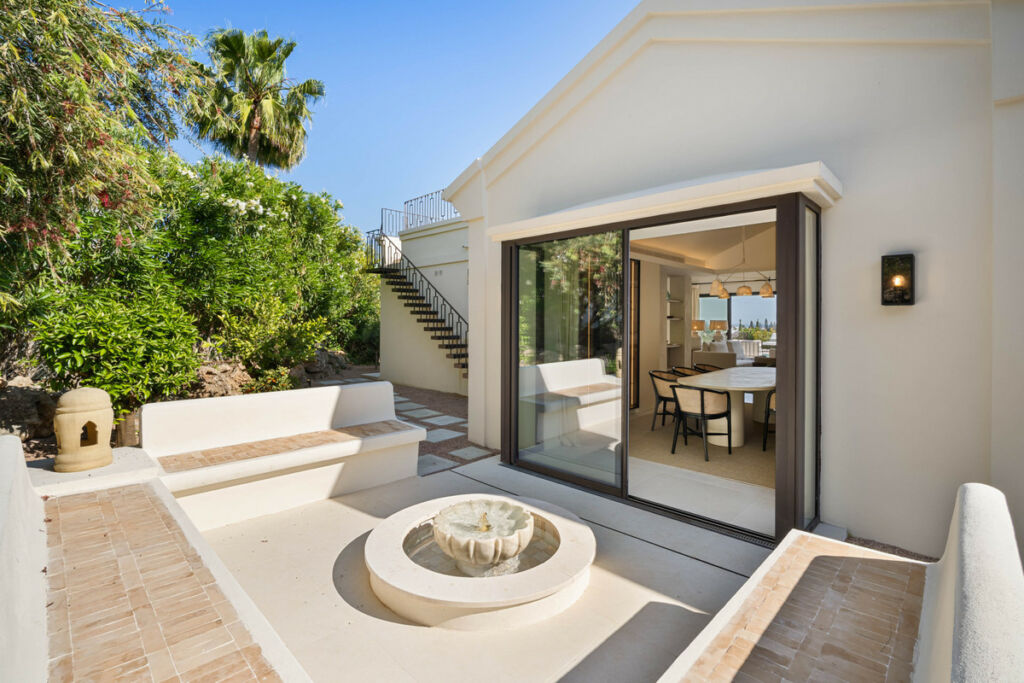 Detached Villa Nueva Andalucía Málaga - image 39